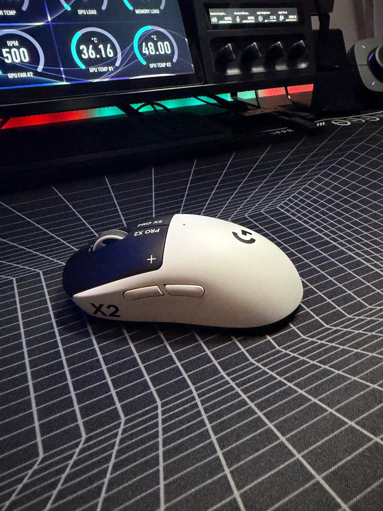 Side profile of the Logitech Pro X2 Superstrike