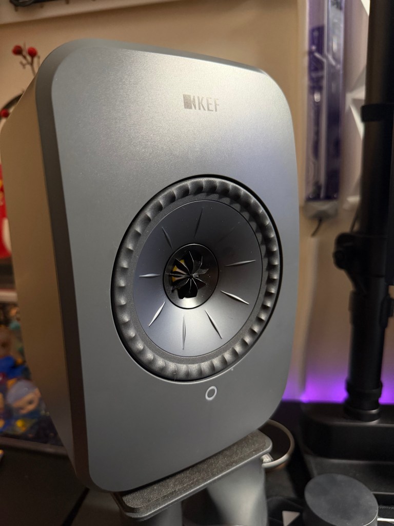 KEF LSX II photo 1