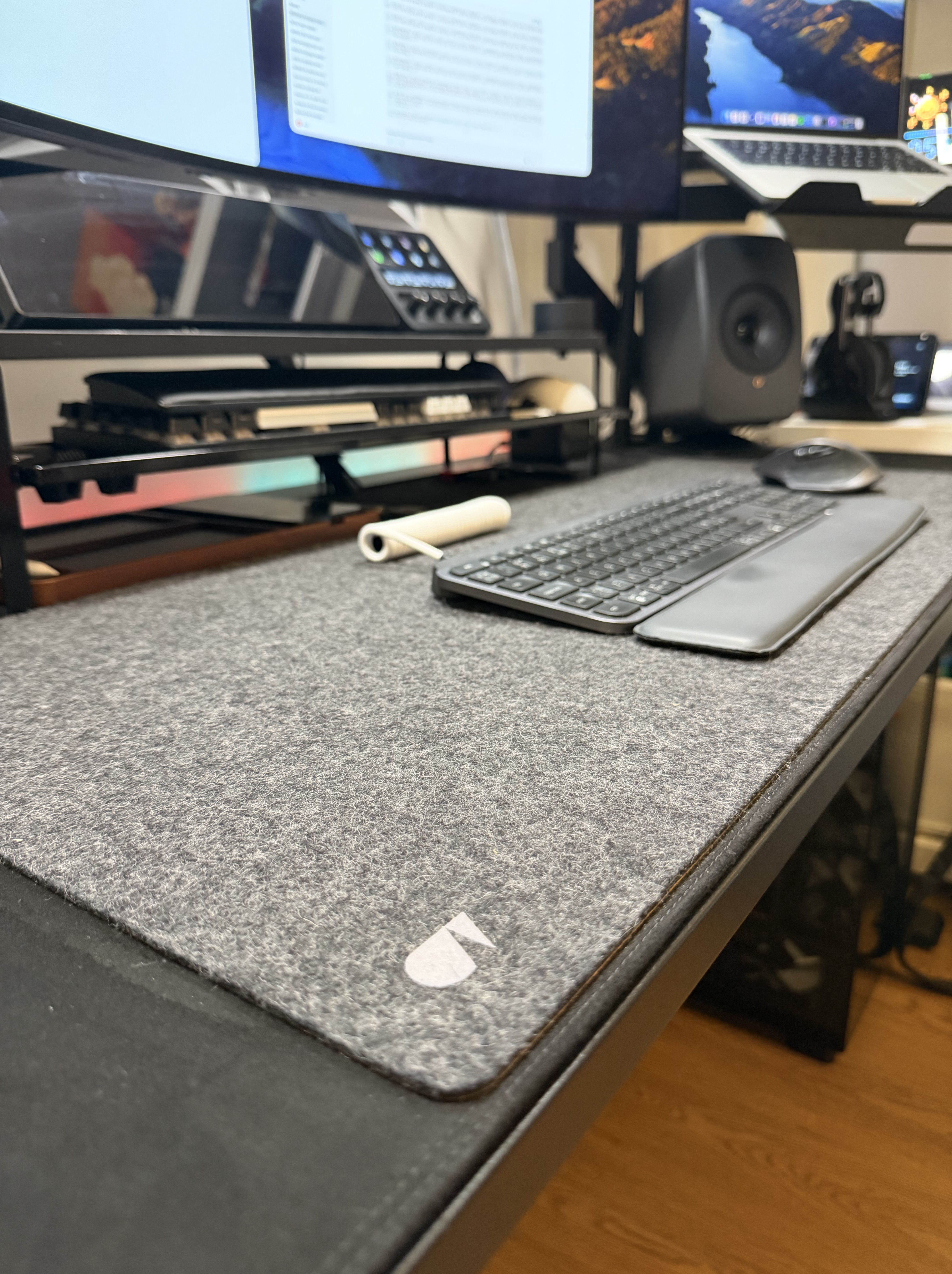 Oakywood Felt and Cork Desk Mat Anthracite